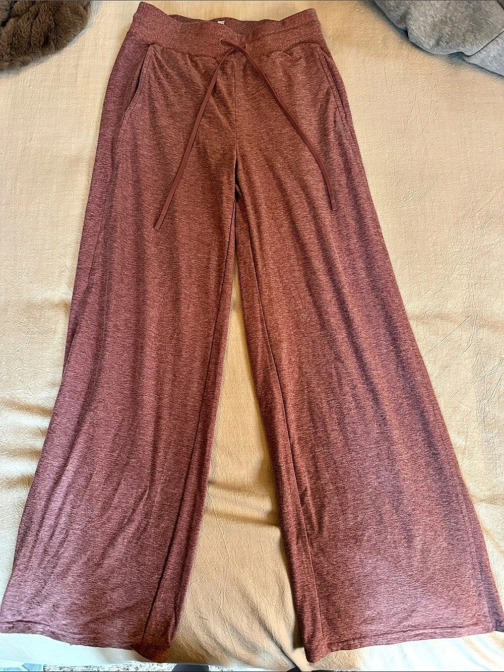 Fabletics Cloud Jersey Wide Leg Pant in Pink